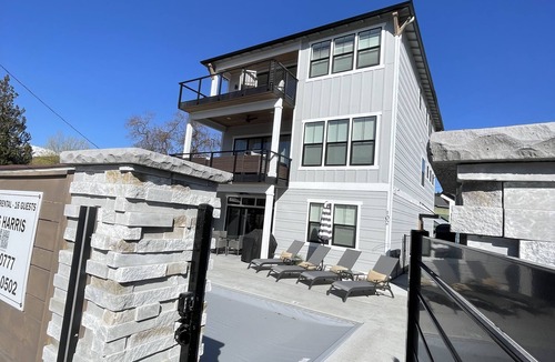 Wapato Point House | Rare Downtown Lake Home | Heated Pool | Sleeps Large Groups, Luxe new home - Private Saltwater pool