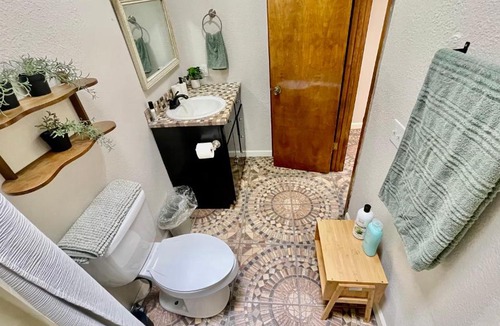 El Paso Apartment | Rare to find 2 bedrooms 1 King bed & 2 Twins beds 2 bathrooms