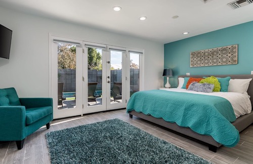 Southwest Village House | Recent remodel walk to Old Town w/heated pool