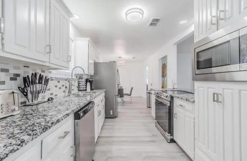 Plano Villa | Recently remodeled Luxury house with pool and spa