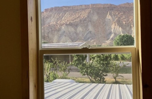 Palisade Apartment | Red Barn Loft with Stunning View of the Bookcliffs
