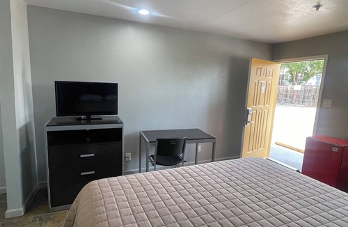 Pleasant Grove Hotel | Red Crown Inn