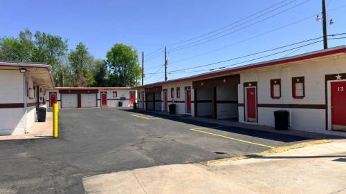 South Dallas - Fair Park Hotel | red door motel