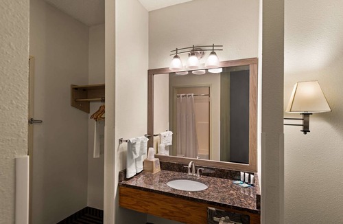 Gretna Hotel | Red Lion Inn & Suites Gretna - Omaha SW