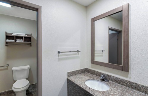Nacogdoches Hotel | Red Roof Inn Nacogdoches