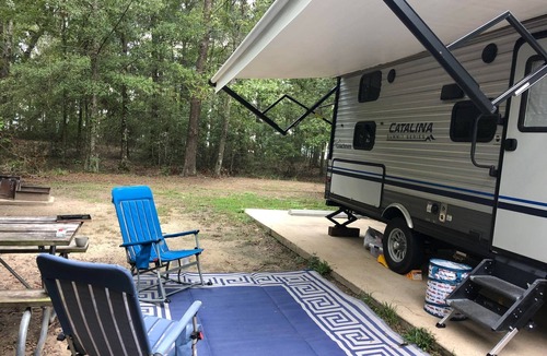 Beaumont House | Reds Coachmen Catalina Summit Series 7 184BHS Travel Trailer