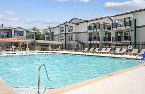 Central Arlington Apartment | Refined 2BR Home | Work Friendly w/Pool & Gym