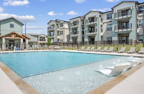 Central Arlington Apartment | Refined 2BR Home | Work Friendly w/Pool & Gym