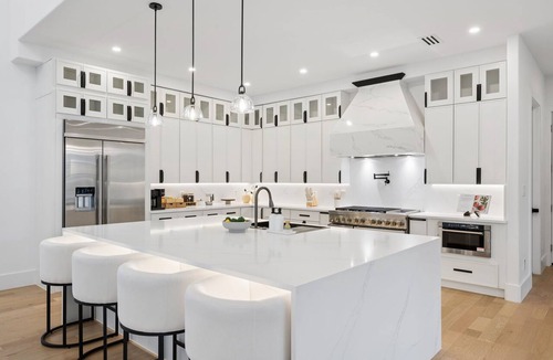 Northwest Dallas House | Refined Downtown Dallas Oasis - 5 Bedrooms with Pool/Theater - 25 mins to AT&T