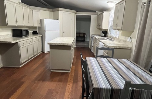 Hulbert House | Relax after a Day on the Lake!