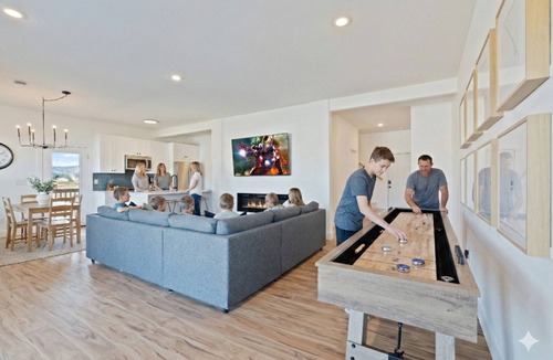 Davenport House | Relax at Friday Bay Retreat With Beautiful Lake Views .25 miles to Lake Trail