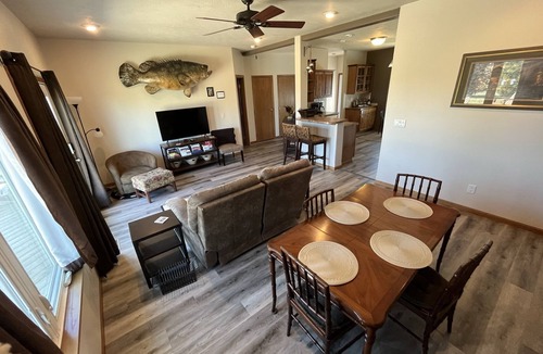 Pierre House | Relax at Spring Creek - Hunting, Fishing, and Fun at the Lake