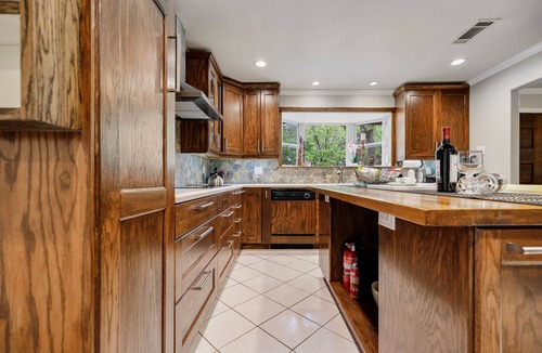 Oak Point House | Relax at the 5-beds Woodland Vacation Home near Frisco