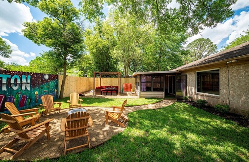 Clear Lake House | Relax & Play: Saint Cloud Home with Cozy Porch and Game Room Fun