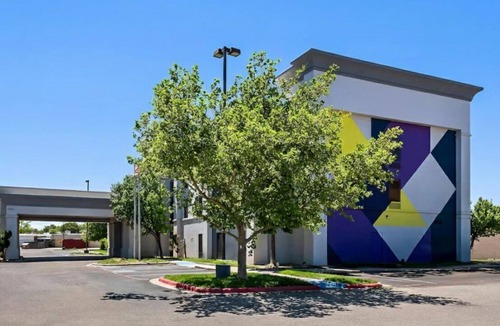 Amarillo Hotel | Relax w/Local Dining and Shopping in a Comfortable + Fully Equipped Guest Room