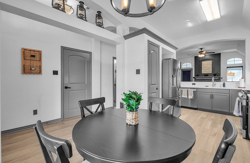 Wellborn House | Relaxing College Station Retreat With Hot Tub 3 Bedroom Home
