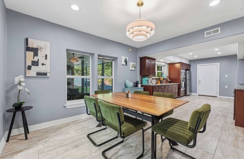 Lakeview  Jefferson County House | Relaxing Getaway with Private Hot Tub 7 Br 4 bath