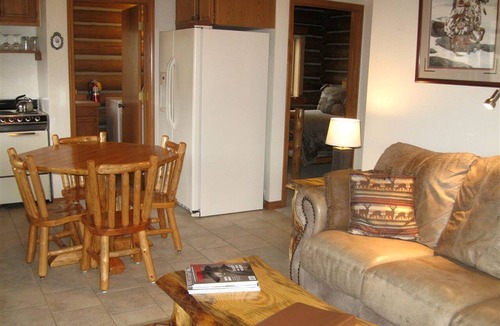Darby Cabin | Relaxing Glamping Vacation: Fantastic Log Cabin in Darby, MT