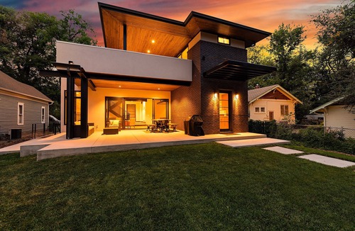 Old Town West House | Relaxing in Paradise W Private Roof Top Deck!