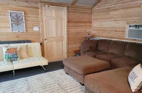 Gore Cabin | 🚤 Relaxing Setting | Convenient Location! 🚤