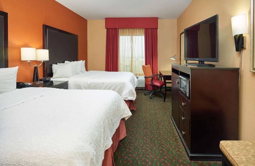 Waco Hotel | Relaxing Stay, Easy Access to I-35! Free Parking & Breakfast | 2 Units, Pool!