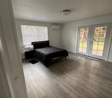Tukwila House | Remodeled 5BR I 5Bed I Marble Baths I Near SeaTac Airport