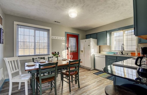 Pottawattamie County House | ☯ Remodeled Duplex Minutes to Downtown & Riverside