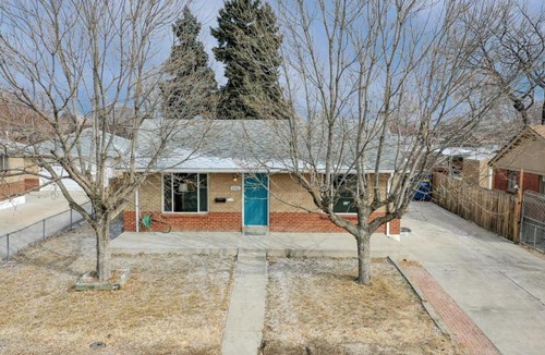Twin Lakes House | Remodeled upper unit with 2 king beds in Denver