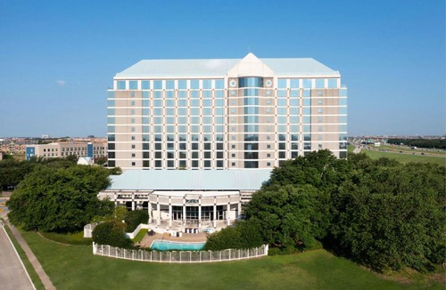 Farmers Branch Hotel | Renaissance Dallas North Hotel