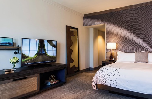 Central Oklahoma City Hotel | Renaissance Waterford Oklahoma City Hotel