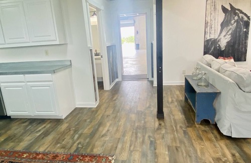 Weston House | Renovated 1-3 bedroom barn house, minutes to town