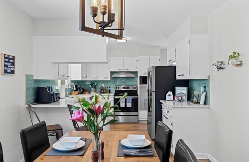 Westminster House | Renovated 3 bed 2 bath quiet home in Westminster, 15 mins from Denver+Boulder!