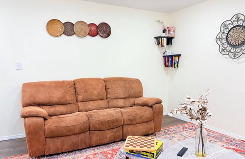 Cedar Hill House | Renovated 3-bedroom house in fantastic Cedar Hill 30 min to FIFA!