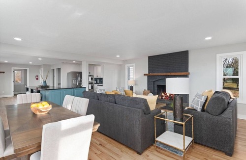 Independence House | Renovated 4BR+ Independence Retreat on 1.3 Acres