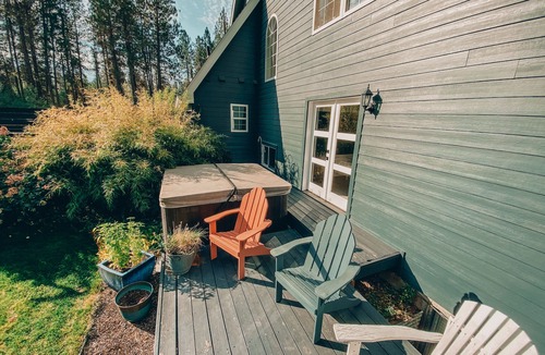 Mead House | *RENOVATED* Peaceful Home Near Green Bluff, Wedding venues, Ski Resorts & Lakes