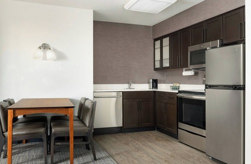 West Des Moines Hotel | Residence Inn by Marriott Des Moines West at Jordan Creek Town Center
