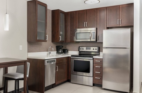 I-435 West KC-KS Hotel | Residence Inn by Marriott Kansas City at The Legends