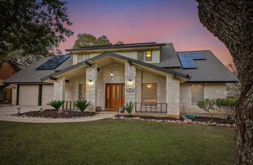 North San Antonio - SAT House | Resort Oasis w/Pool | Hot Tub | Mini Golf & Games