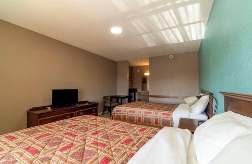 Sweet Home Hotel | Rest Easy in a Fresh, Clean Room with Quick Highway Access in Yoakum.