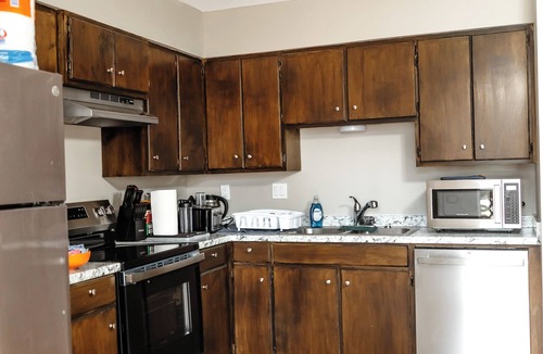 Huntsville Condo | Rest Easy Retreat/2BR Near SHSU/Pool/WiFi/Free Parking