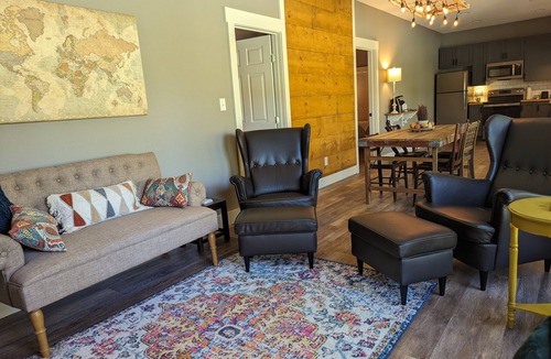 La Grange Cottage | Restful cottage close to antique shopping and mountain biking