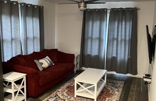 Fort Smith House | Restored Historic Carriage House walking distance to Downtown and the Riverfront