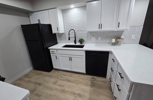 Rathdrum Condo | Retreat on the Green - Extended Stay Haven - near Coeur d'Alene