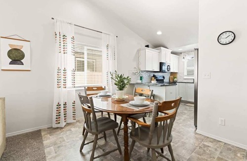 Caldwell House | Retro Caldwell Retreat | Backyard Hammocks | Sleeps 10