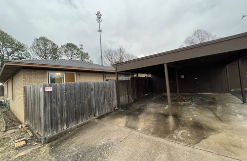 Fort Smith House | Retro Centrally Located Duplex!