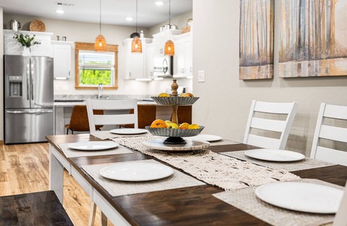 Pangburn House | River Front House, An Experience