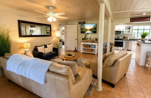 Hunt House | River House at Sleepy Hollow - Riverfront Retreat - Sleeps 14