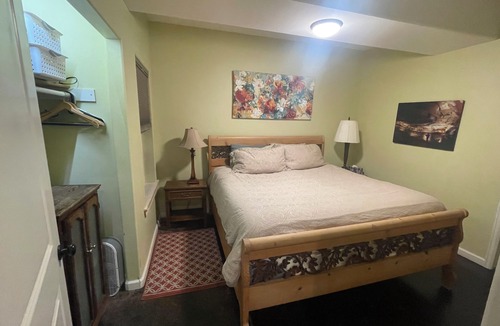 Jamestown House | River/Mountain Getaway-Private, Large,In-Law Suite