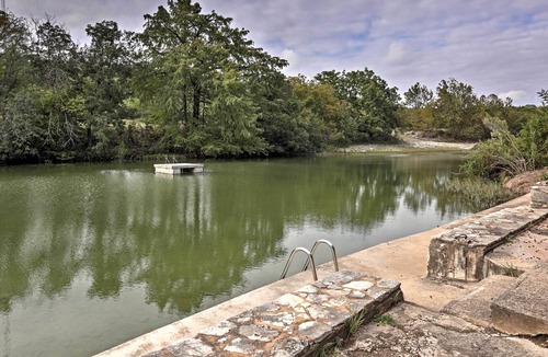 Hunt House | River Retreat w/ Deck, 2 Kayaks, Fire Pit & Grill!