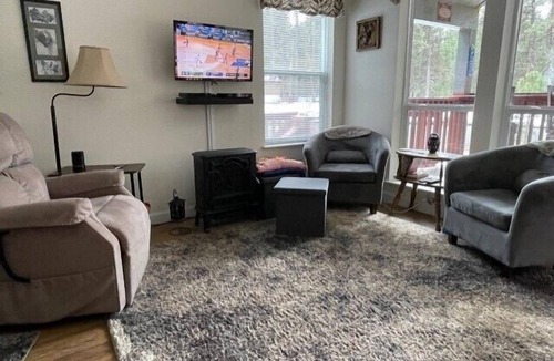 Garden Valley Cabin | River, River, River! Pet Friendly, Sleeps 5